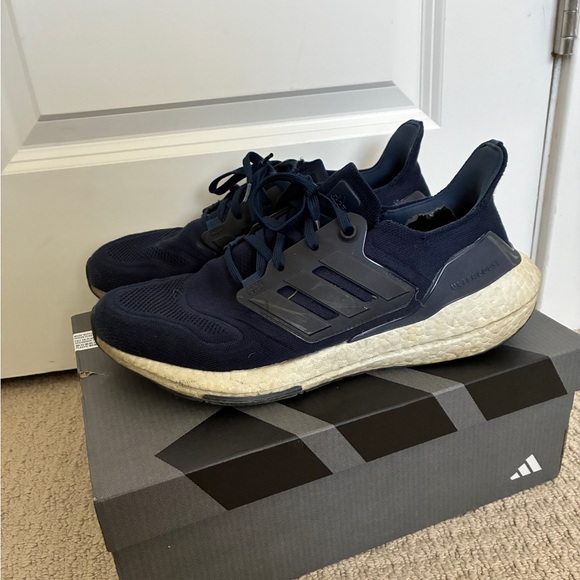 Adidas Men's Swift Run 22 Lace Up Running Sneakers - Picture 2 of 8